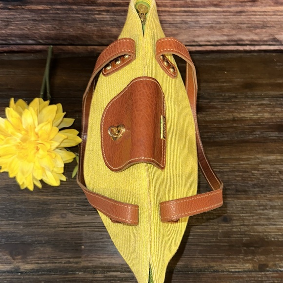 ERIC JAVITS Raffia Leather-Trimmed Shoulder Bag in key line green! - Picture 6 of 8